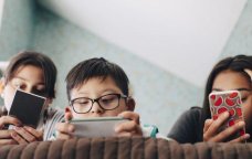 Telefon və planşet uşaqların inkişafını kasıblıqdan daha çox ləngidir - XƏBƏRDARLIQ