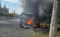 Rusiya ordusu Kramatorskda sərnişin avtobusuna zərbə endirdi: 30 ölü, 18 yaralı var – FOTO/VİDEO