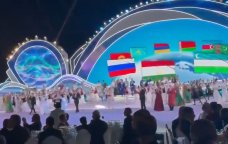 Dövlət başçıları Türkmənistanda konsert proqramında - VİDEO