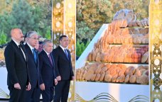 Prezident MDB Ölkələrinin Milli Kulinariya Festivalı ilə tanış oldu - FOTO/VİDEO