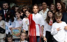 Alyona Əliyeva müharibədən zərər çəkmiş ukraynalı uşaqlarla BİR ARADA - FOTO