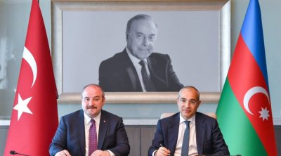 Azərbaycanla Türkiyə arasında önəmli sənəd imzalandı - FOTO
