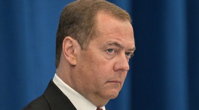 Qərbin yeni sanksiyaları Rusiya əhalisinə qarşı YÖNƏLİB -  Medvedev