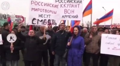 İrəvanda rus hərbçilərinə qarşı aksiya - VİDEO