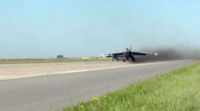 Azərbaycan Ordusu Su-25 təyyarələrini havaya qaldırdı - VİDEO 