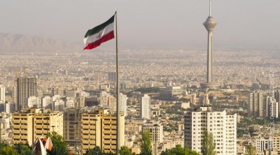 İranda hicab taxmayan ana və qızının avtomobilinə hücum edildi - ANBAAN VİDEO