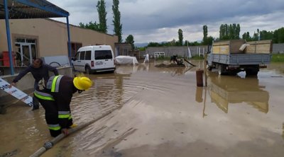 Şərurda yaşayış binasının zirzəmisini su basdı - VİDEO