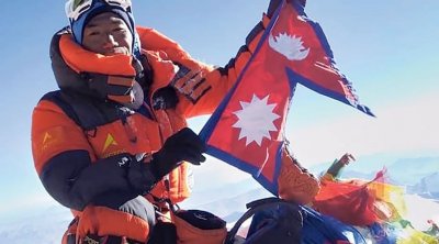 Nepallı alpinist Everesti 29-cu dəfə fəth etdi - FOTO