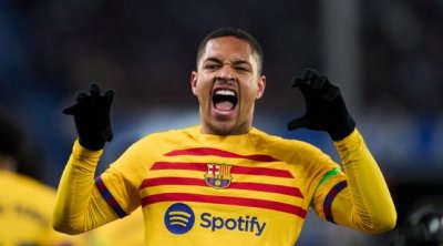 “Barselona” 7 illik müqavilə bağladığı futbolçunu SATIR