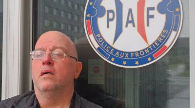 Zvartnots hava limanında açlıq aksiyası keçirən jurnalist Fransaya qayıtdı