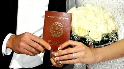 Azərbaycanda nikah yaşı üzrlü səbəblərə görə 1 il AZALDILMAYACAQ 