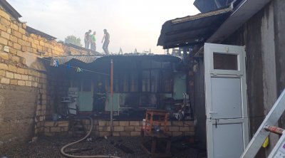Gəncədə ŞİDDƏTLİ YANĞIN: Üç ev yandı - FOTO/VİDEO
