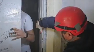 Bakının 3 ərazisində yaşayış binalarının lifti DAYANDI: Köməksiz qalanlar belə xilas edildi – VİDEO 