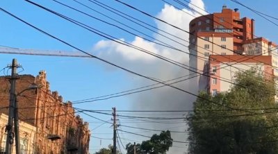 Dneprdə rusların hücumu nəticəsində bina uçub, dağıntılar altında qalanlar var - VİDEO 