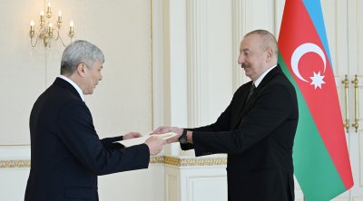 Prezident Qırğız Respublikasının yeni səfirinin etimadnaməsini qəbul etdi - FOTO