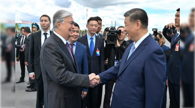 Çin lideri Astanaya getdi - Onu Tokayev qarşıladı