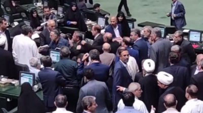 İran parlamentində deputatlar arasında GƏRGİNLİK – VİDEO