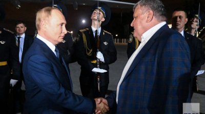 Putin ABŞ-ın geri qaytardığı məhbuslarla bir arada – VİDEO