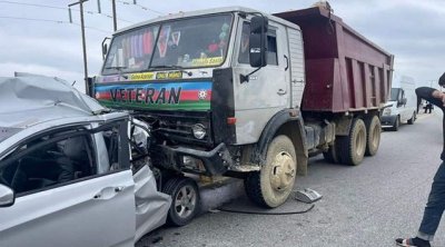 Bakıda “protiv” gedən yük maşını qəza törətdi - ÖLƏN VAR