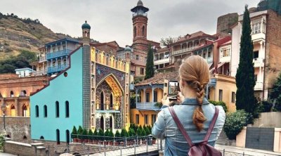 Gürcüstan 6 ayda turizmdən 1,9 milyard dollar QAZANIB