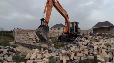 Göygöldə daha bir qanunsuz tikili söküldü - VİDEO