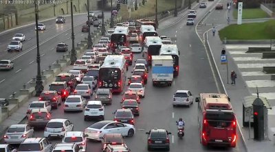 Bakı yollarının zolaqlı problemi: Çıxış yolu nədir?