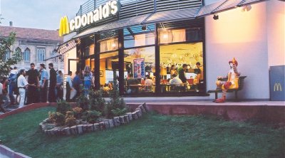 “McDonald's” Azərbaycanda 25 illik yubileyini qeyd edir: Fəvvarələr meydanından yeni üfüqlərədək – FOTO