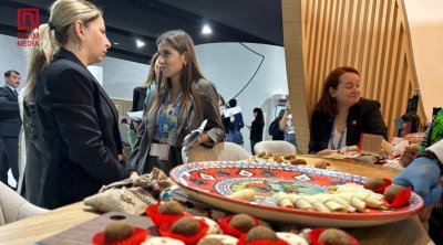 COP29-a gələn əcnəbilərə Azərbaycan şirniyyatları TƏQDİM olundu - FOTO