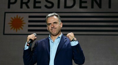 Uruqvayda prezident seçkilərində müxalifətin namizədi qalib gəldi