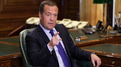 “Rusiya hazırda bütün Qərb dünyası ilə müharibədədir” - Medvedev