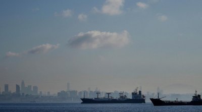 Bosfor boğazından gəmilərin keçidi dayandırıldı