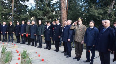 AZAL təyyarəsində həlak olan Həbib İsmayılovun ailəsi ziyarət edildi - FOTO