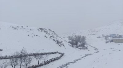 Altıağac qəsəbəsində qarlı havanın füsunkar mənzərəsi – FOTO