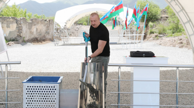 İlham Əliyev Kəlbəcər şəhərində 3-cü yaşayış kompleksinin təməlini qoydu