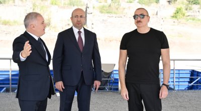 İlham Əliyev Kəlbəcər şəhər parkının təməlini qoydu - FOTO