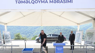 İlham Əliyev Kəlbəcər şəhər parkının təməlini qoydu - FOTO