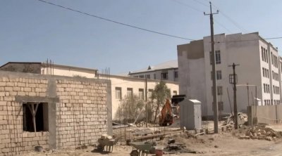 Qobuda sakinlər yolun bağlanmasından ŞİKAYƏTÇİDİRLƏR - VİDEO