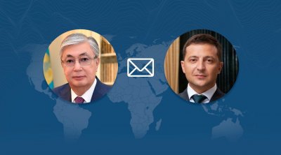 Tokayev Zelenskini TƏBRİK ETDİ