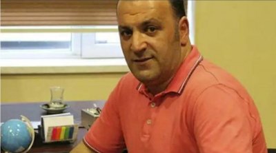 "Nəvəmə içində 100.000 olan kart verəcəyəm"