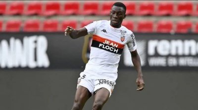 “Qarabağ” Fransa klubunun forvardı ilə razılığa GƏLDİ