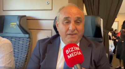 32 il sonra Ağdama qatarla gedən Cabir Abdullayevin ifasında "Ağdam" mahnısı – VİDEO