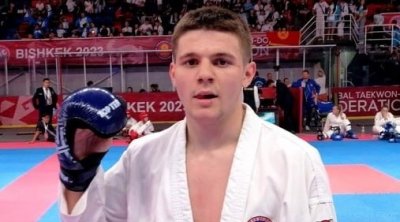 Dünya çempionu Emin Çətinbağ Moskvada SAXLANILDI