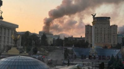 Rusiya ordusu Kiyevdə hökumət binasına zərbə endirdi - FOTO