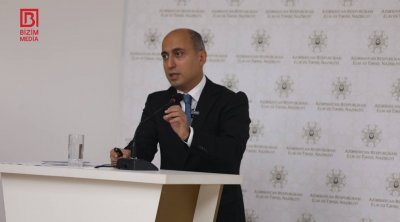 “Fransız dili müəllimləri narahat olmasınlar”- Emin Əmrullayev