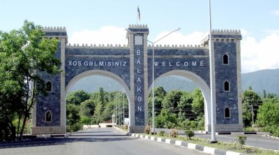 Balakəndə küçədə atasını söyən şəxs HƏBS EDİLDİ