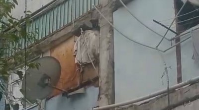 Gəncədə yataqxananın eyvanı uçdu - VİDEO