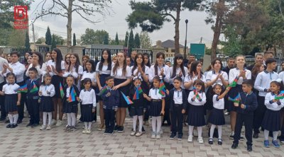 Gəncədə yeni istifadəyə verilən 24 saylı məktəbdə ilk zəng çalındı – FOTO