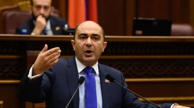 Paşinyan Ağrı dağının təsvirini Ermənistanın gerbindən çıxarır - Edmon Marukyan