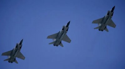 Estoniya hava məkanını pozan Rusiya qırıcılarının FOTOLARI