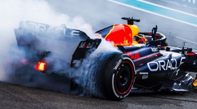 "Formula 2": ABŞ pilotu Bakıda qalib oldu